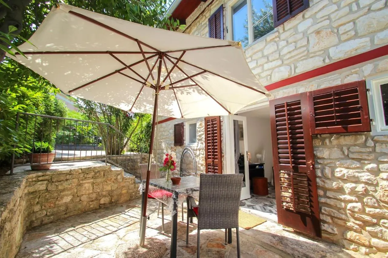 Carla Guest House Novigrad Istria