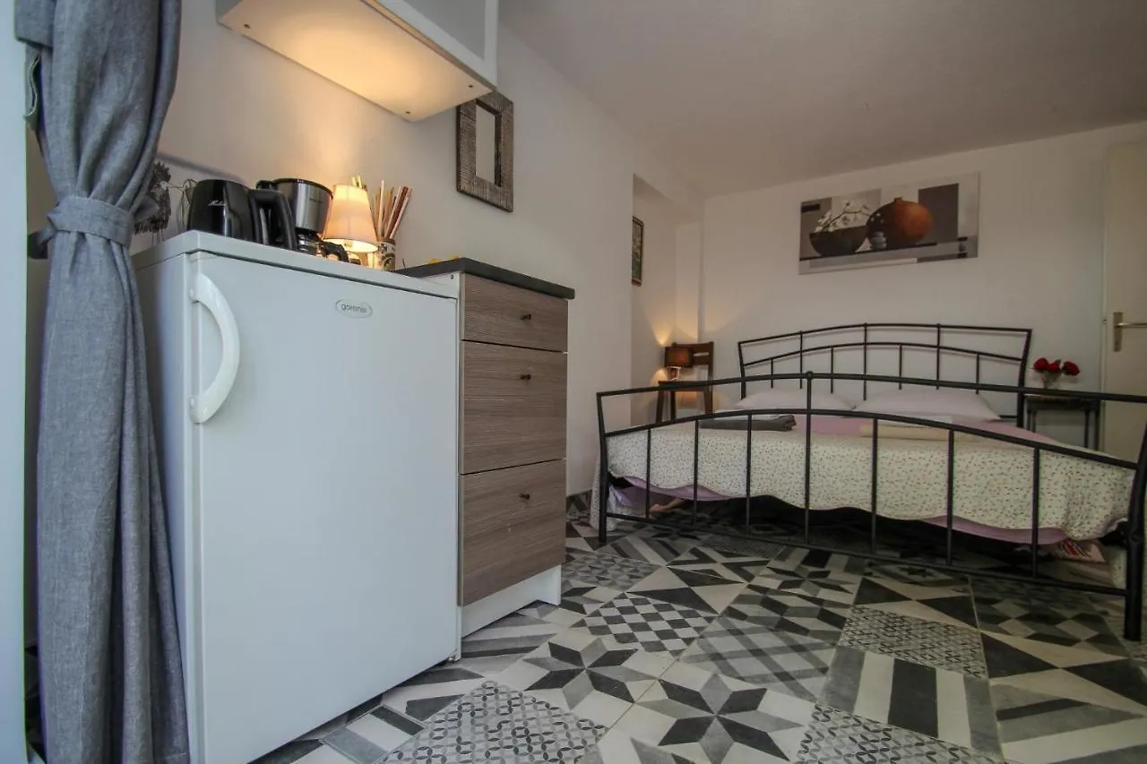 Carla Guest House Novigrad Istria
